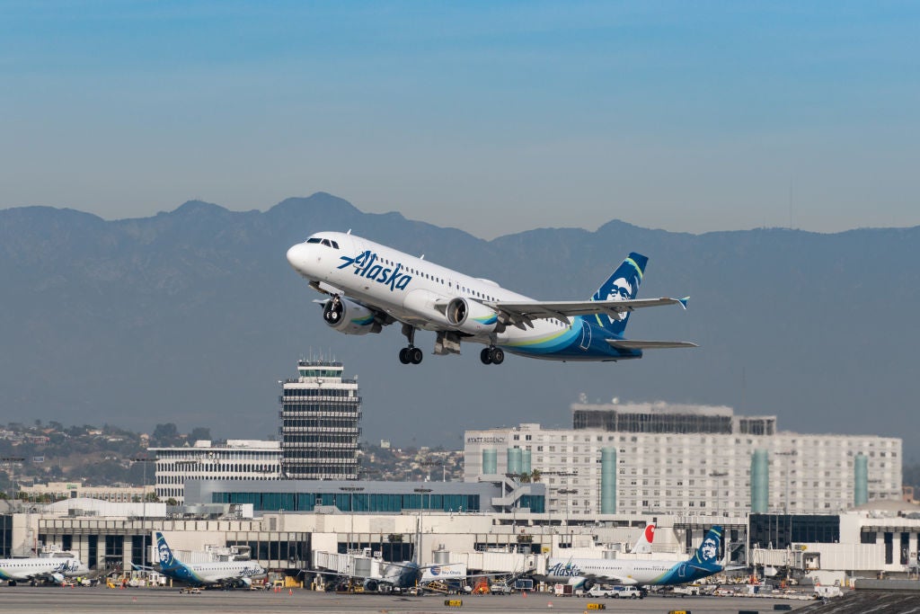 Alaska Airlines adds 3 routes, bolsters 9 others amid business travel surge