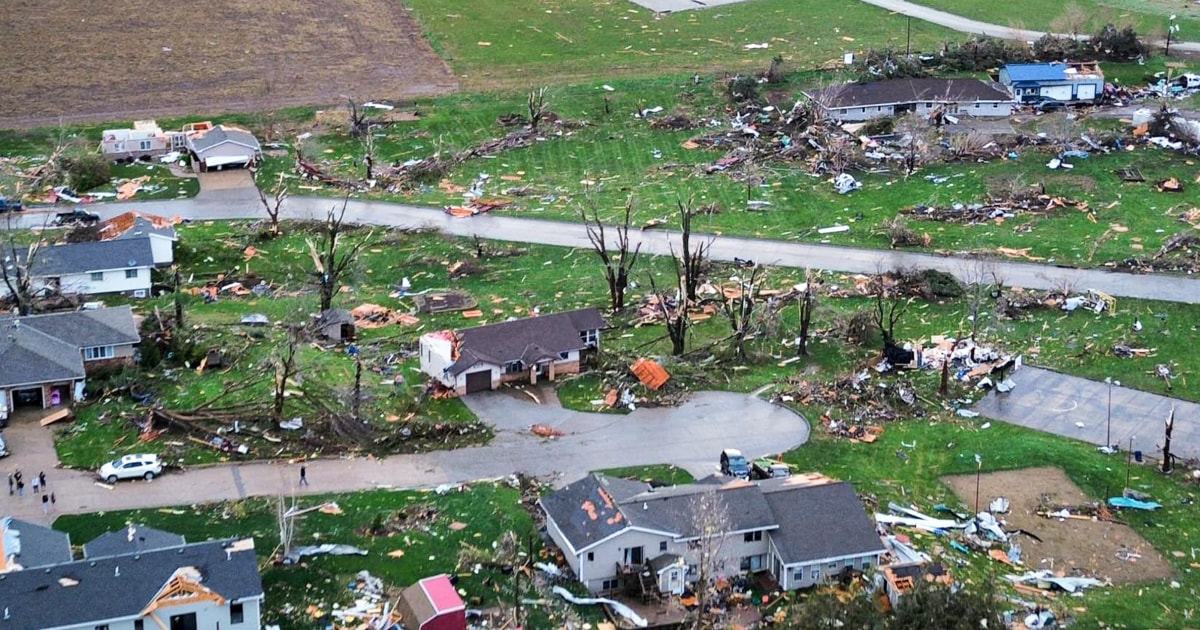 Overnight tornadoes, storms leave heavy destruction in Nebraska, Iowa