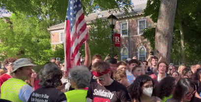Students Sing US National Anthem to Pro-Palestine Protesters at Rutgers University