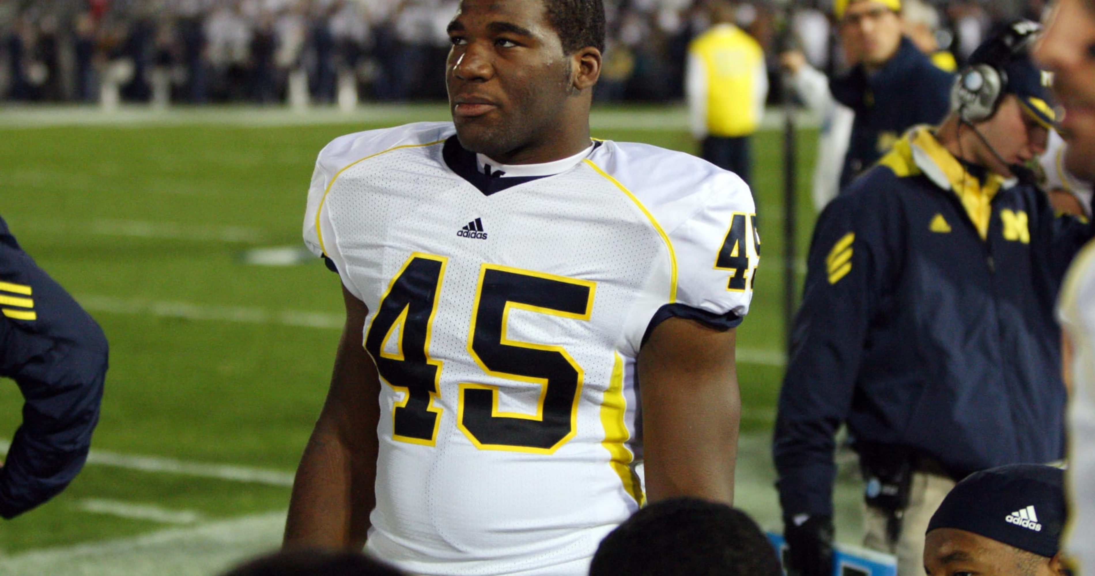 Obi Ezeh Dies at 36; Former Michigan LB Played 50 CFB Games from 2006-10