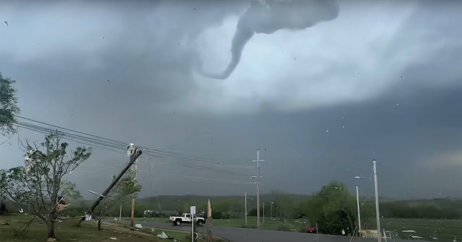 Storm Chaser Captures ‘Most Insane’ Tornado Video