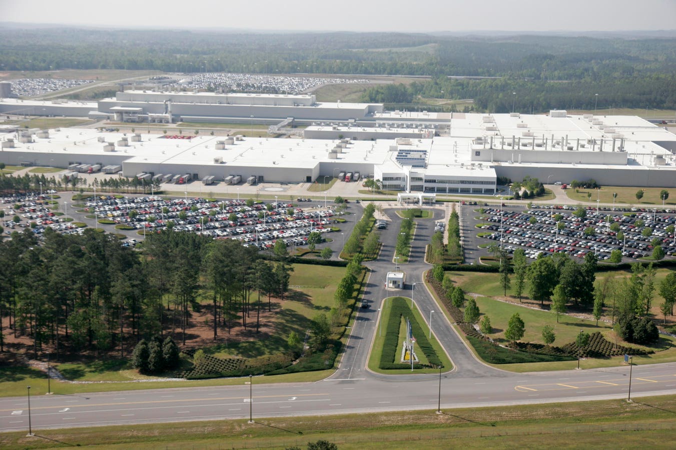 UAW Membership Vote OK’d For Two Mercedes-Benz Plants In Alabama