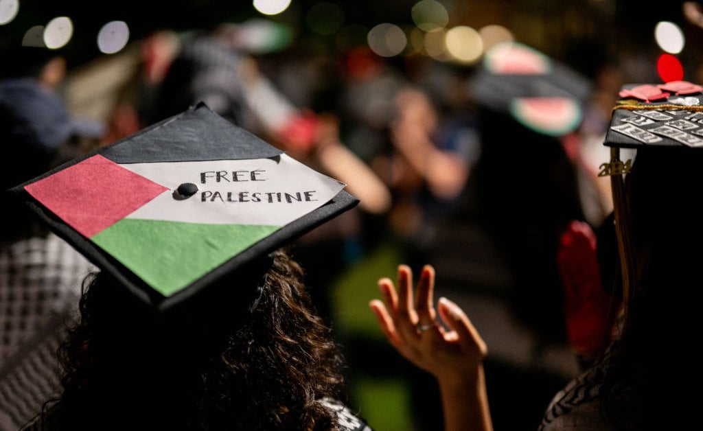 Duke Students Walk Out on Seinfeld as Graduation Ceremonies Are Marked by Protests