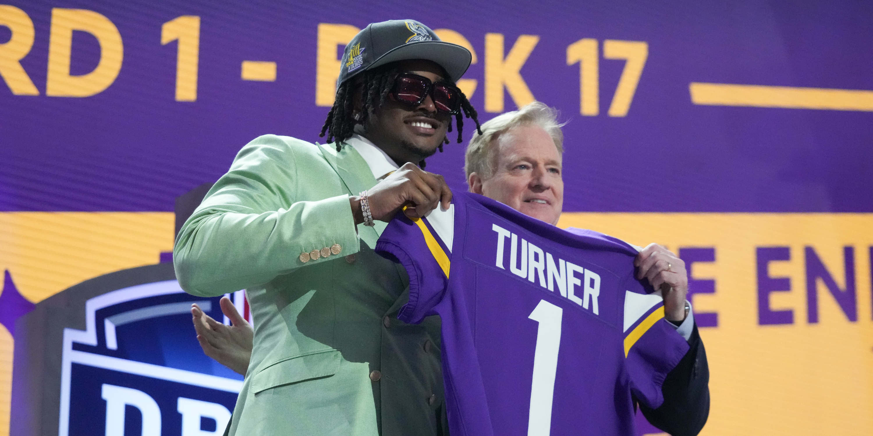 Vikings OT Likens First Round Pick to Former Star Teammate