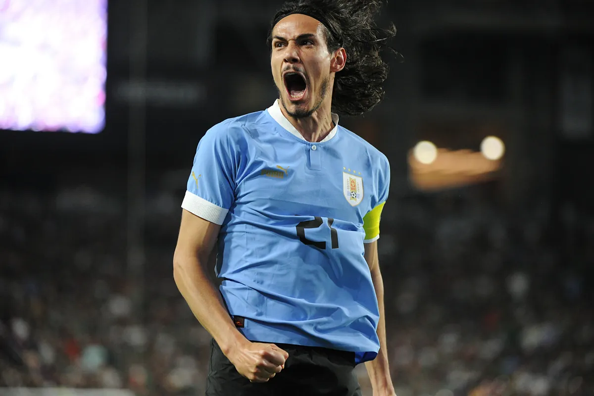 Cavani se retira de la selección uruguaya... pese a estar convocado