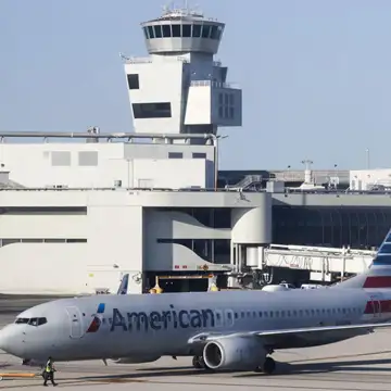 American Airlines passengers in Miami stuck on sweltering Boeing plane: travelers