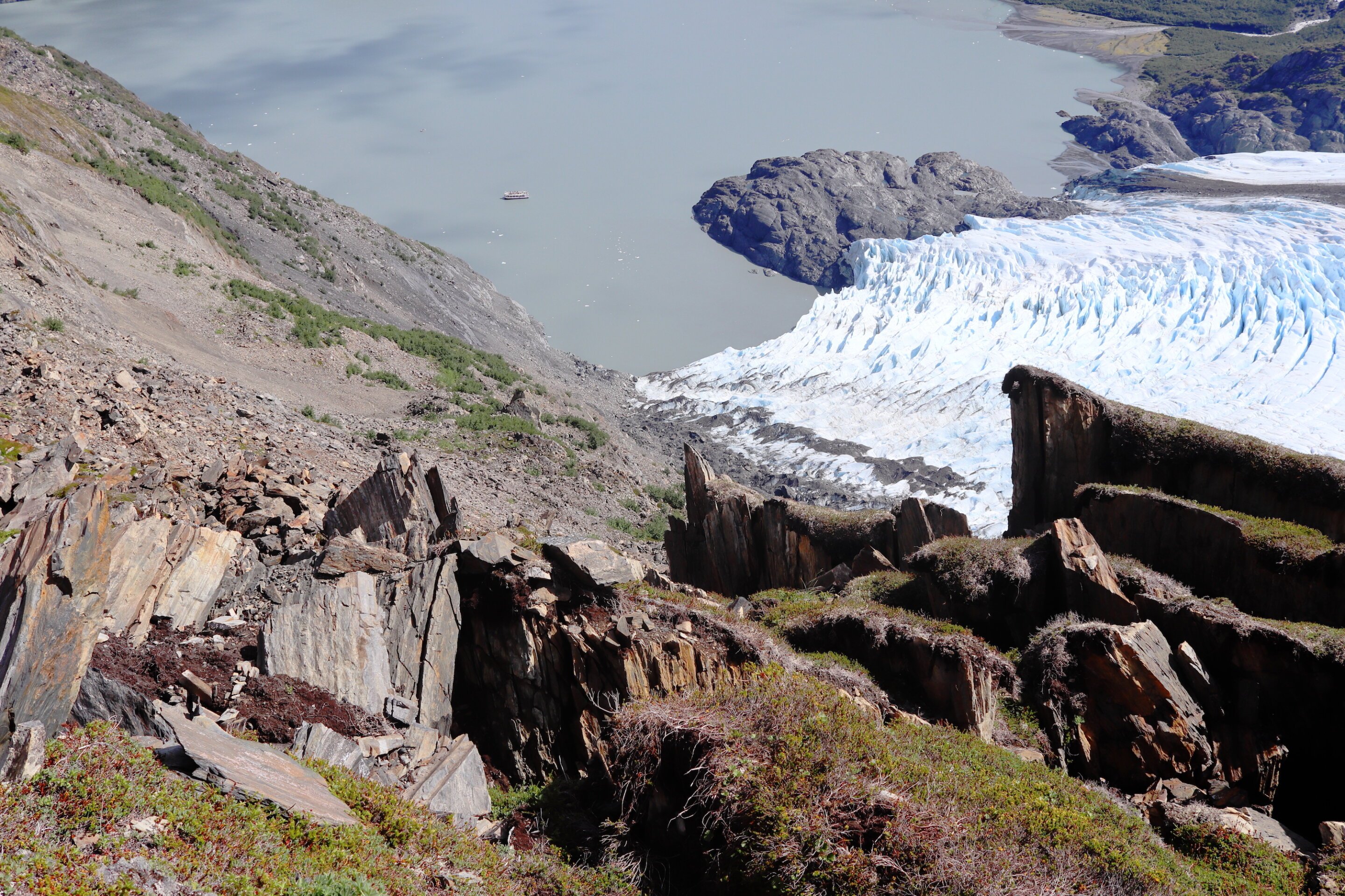 Lake tsunamis pose significant threat under warming climate