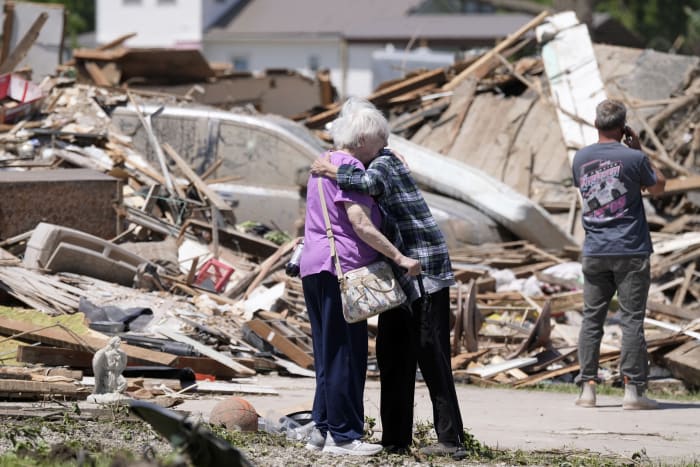 More severe weather forecast in Midwest as Iowa residents clean up tornado damage