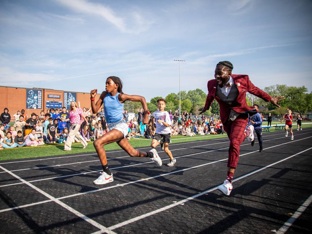 Iowa Superintendent and Former Olympian Bested in Footrace by 5th-Grader