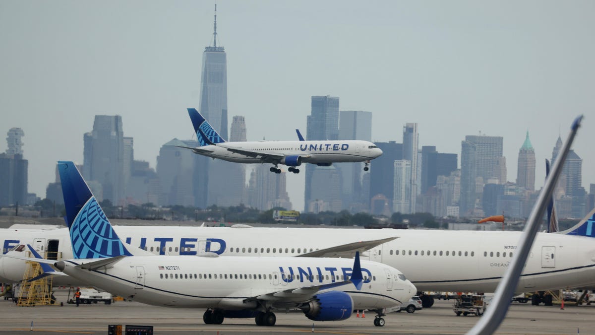 Unruly Passenger Must Pay $20,000 Fine, Gets Lifetime Ban From United Flights