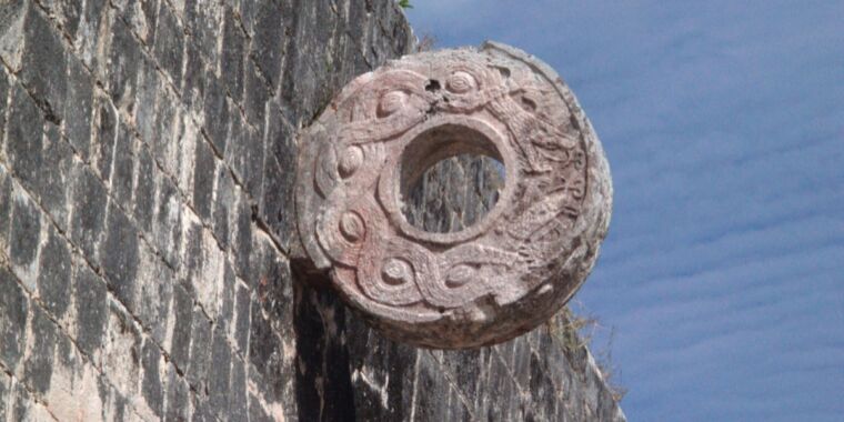 Study: The Maya blessed their ball courts in rituals with hallucinogenic plants