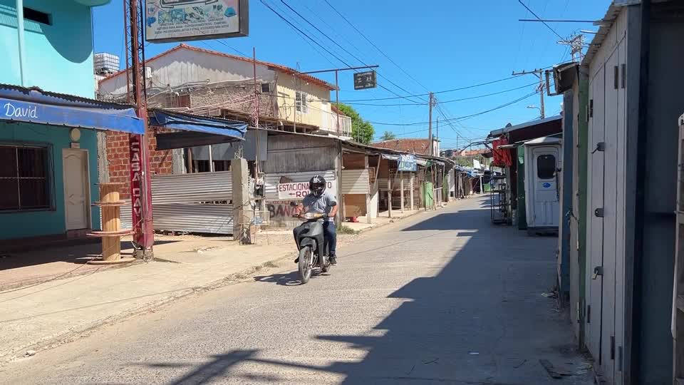 Argentina’s inflation, propped-up peso hit Paraguay border town