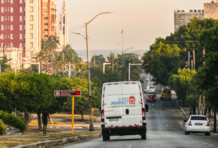 US Allows Cuban Entrepreneurs Conditional Banking Access