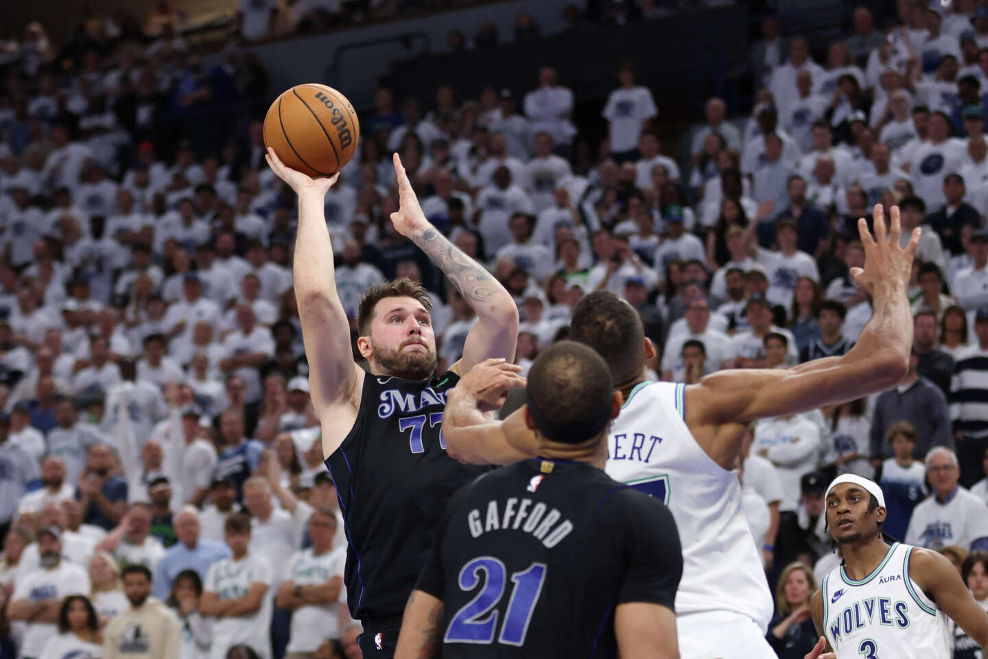 NBA : Minnesota battu pour la deuxième fois à domicile par Dallas en finale de Conférence Ouest