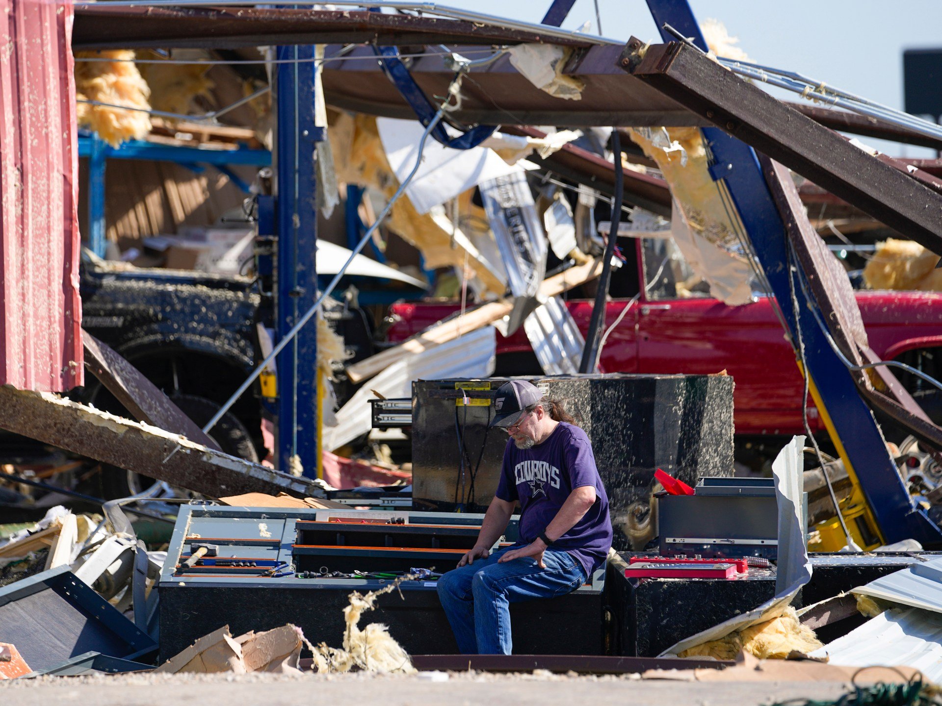 Deadly storms hit US over holiday weekend