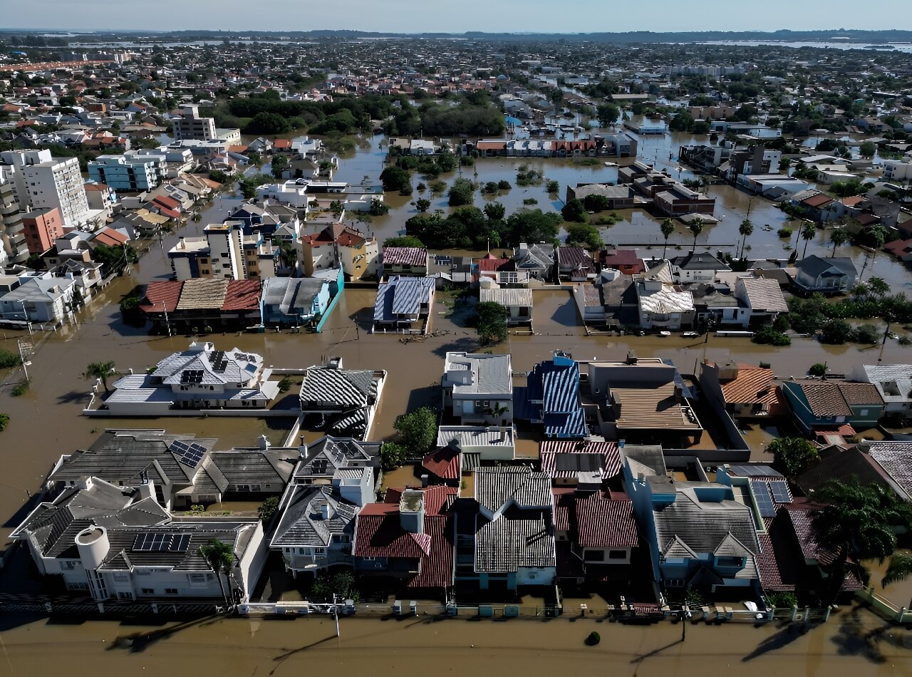 Brazil flooding death toll reaches 100