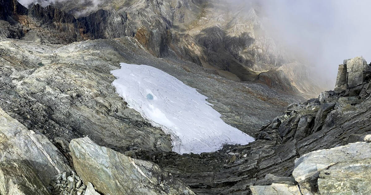 Le Venezuela tente vainement de sauver son dernier glacier avec du plastique