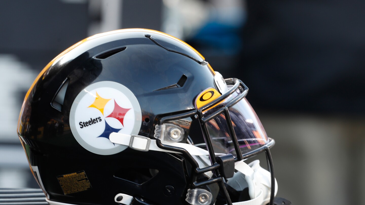 Steelers waive Kellen Deisch