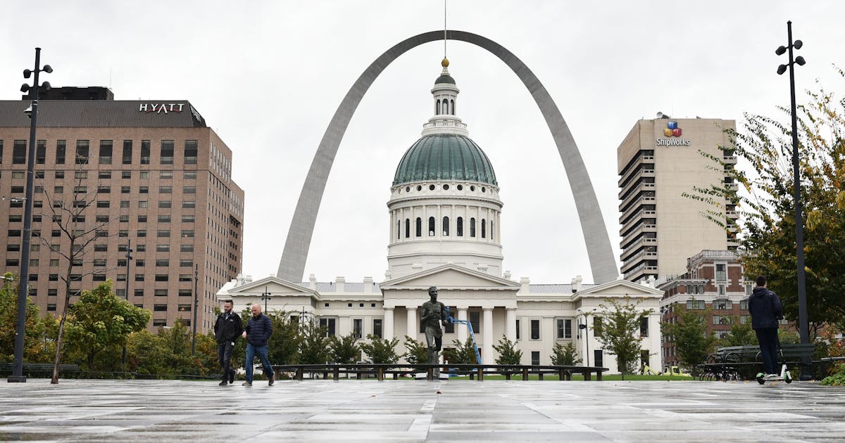 “Pro-White,” Nazi-Saluting Gov. Candidate Will Be on Missouri Ballot