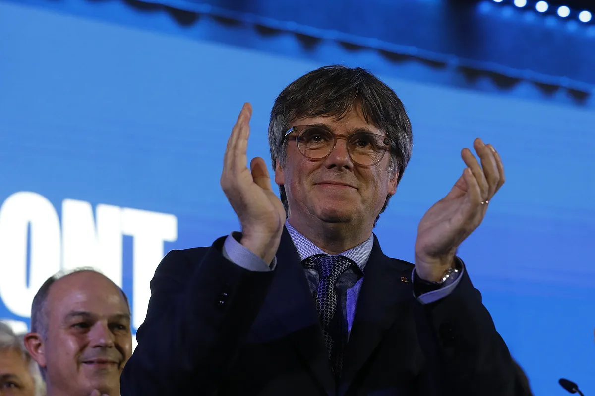 Puigdemont redobla la presión a Sánchez y anuncia que se presentará a la investidura