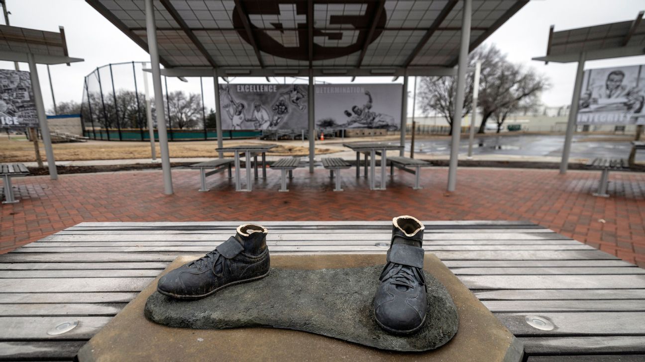 Man pleads guilty to Jackie Robinson statue theft