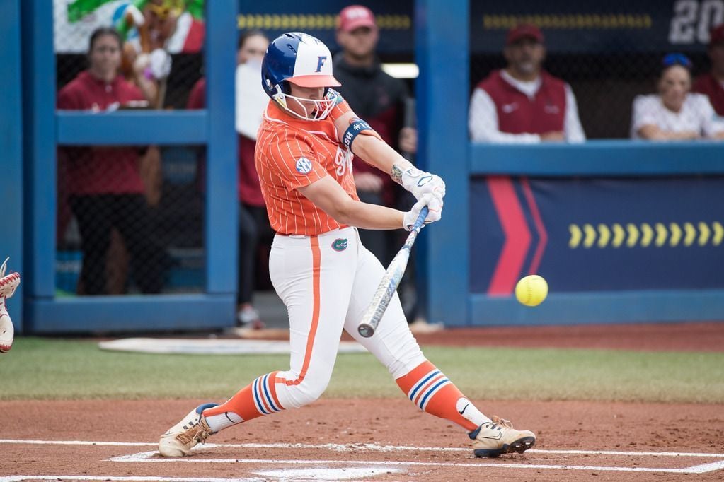 Florida eliminates Tide, advances to WCWS semis