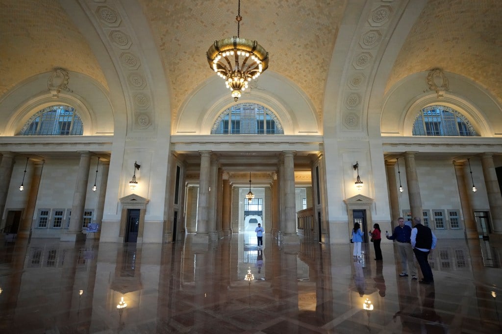 From decay to dazzling, Ford restores grandeur to Detroit train station that once symbolized decline