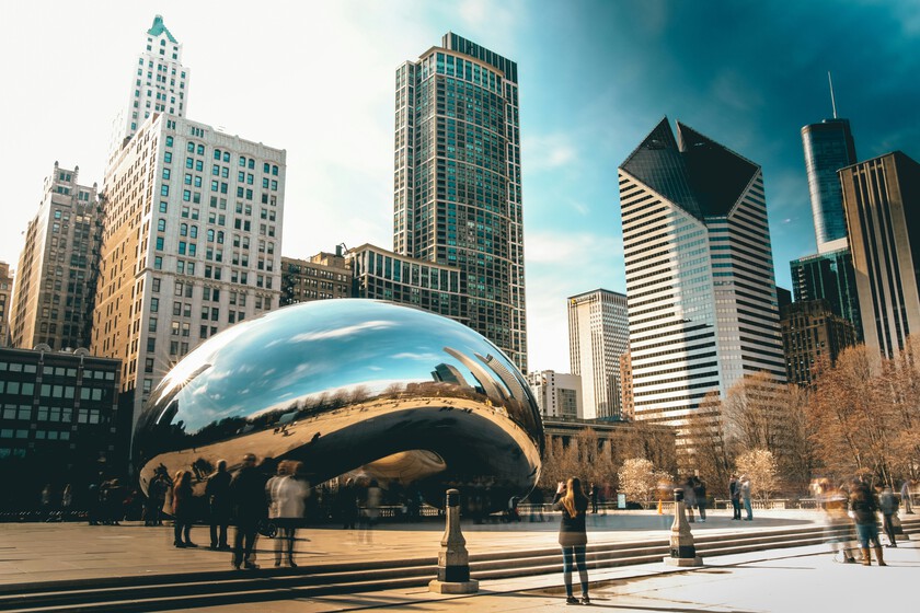 Hay grandes ciudades que han perdido residentes por el teletrabajo. Chicago busca ahora recuperar vida en su centro