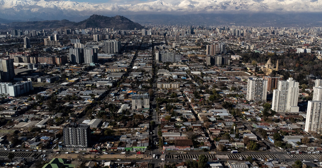 More Than 400,000 Customers Without Power in Santiago, Chile