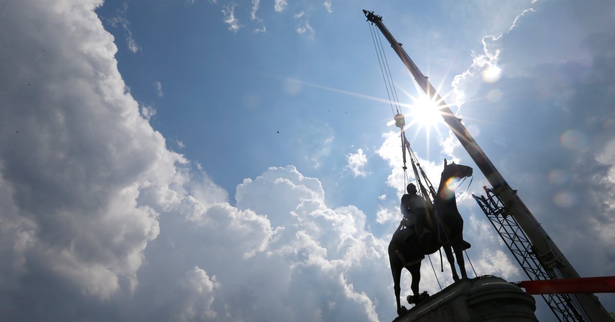 Virginia School Board Votes to Restore Confederate Names in Rare Reversal