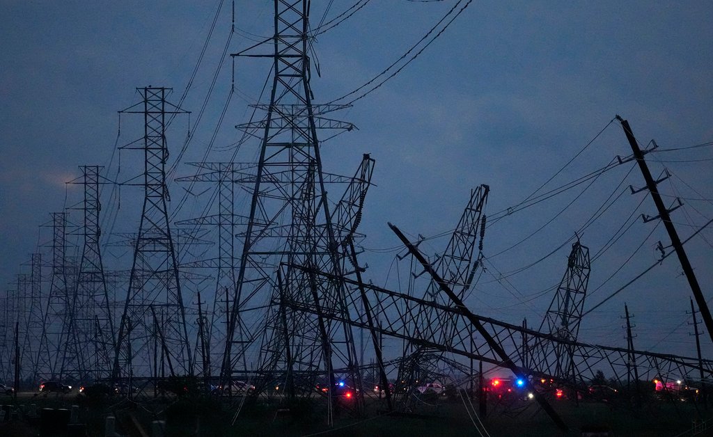 Severe Storms in Southeast Texas Leave Several Dead and Many Without Power