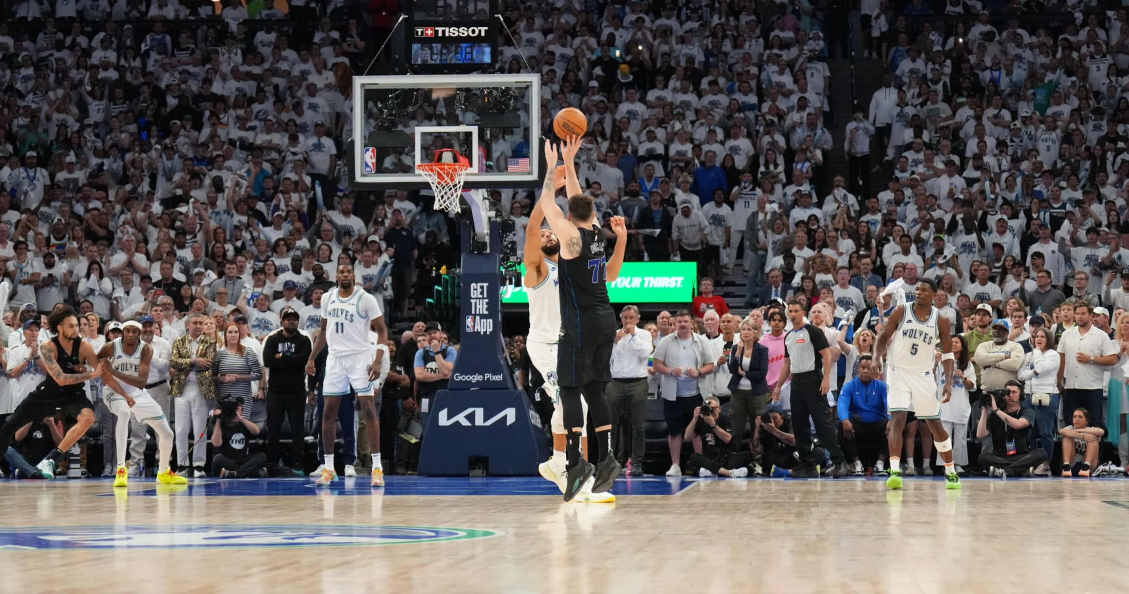 Luka Dončić Stuns NBA Fans with Clutch Game-Winner as Mavs Beat Edwards, Wolves in G2