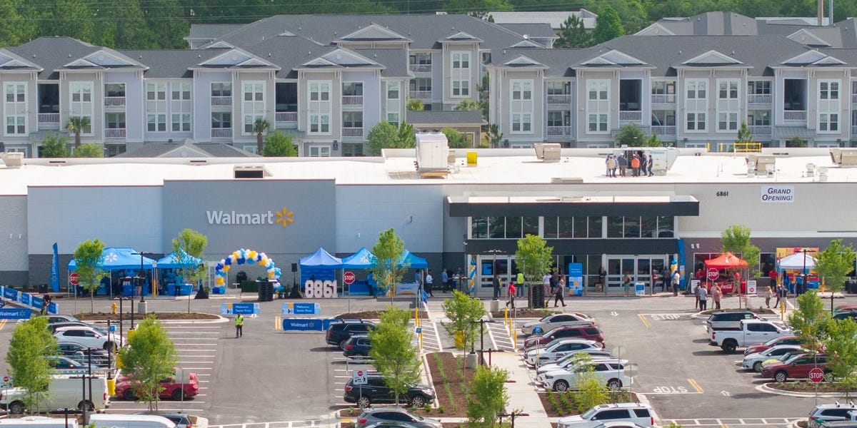 Walmart just opened two new Neighborhood Markets with a larger layout. Take a look.