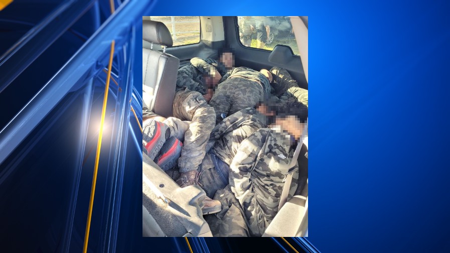 Traffic stop leads border agents to stash house; 18 migrants, 2 smugglers arrested