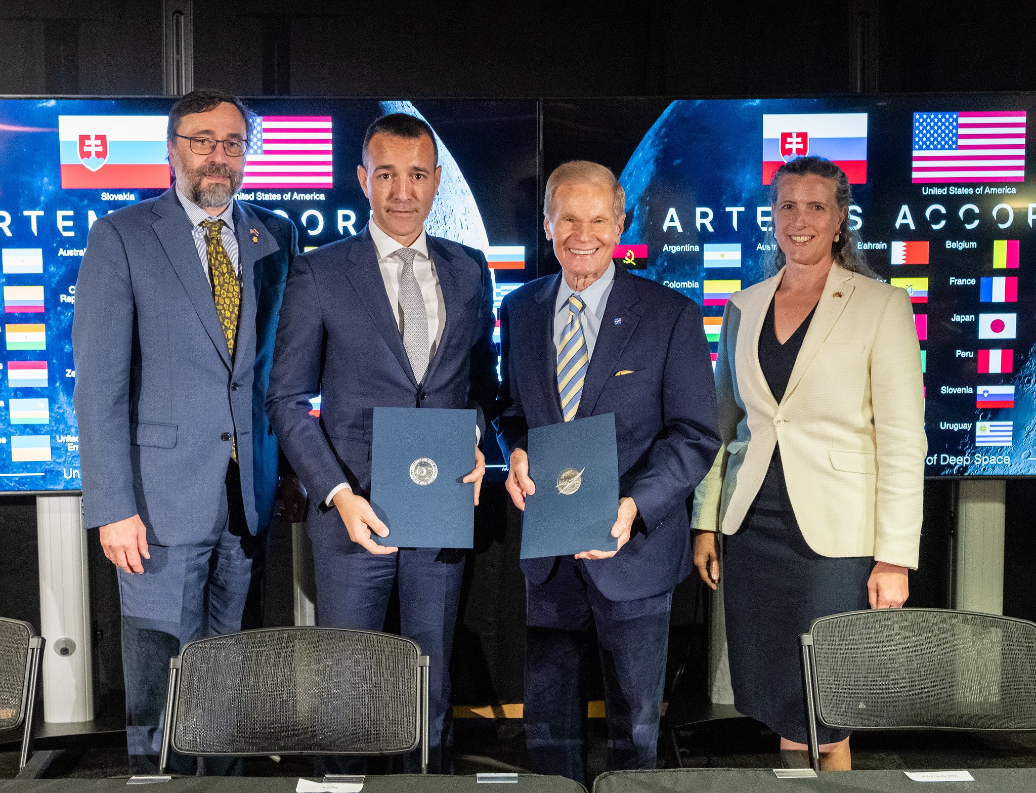 NASA Welcomes Slovakia as New Artemis Accords Signatory