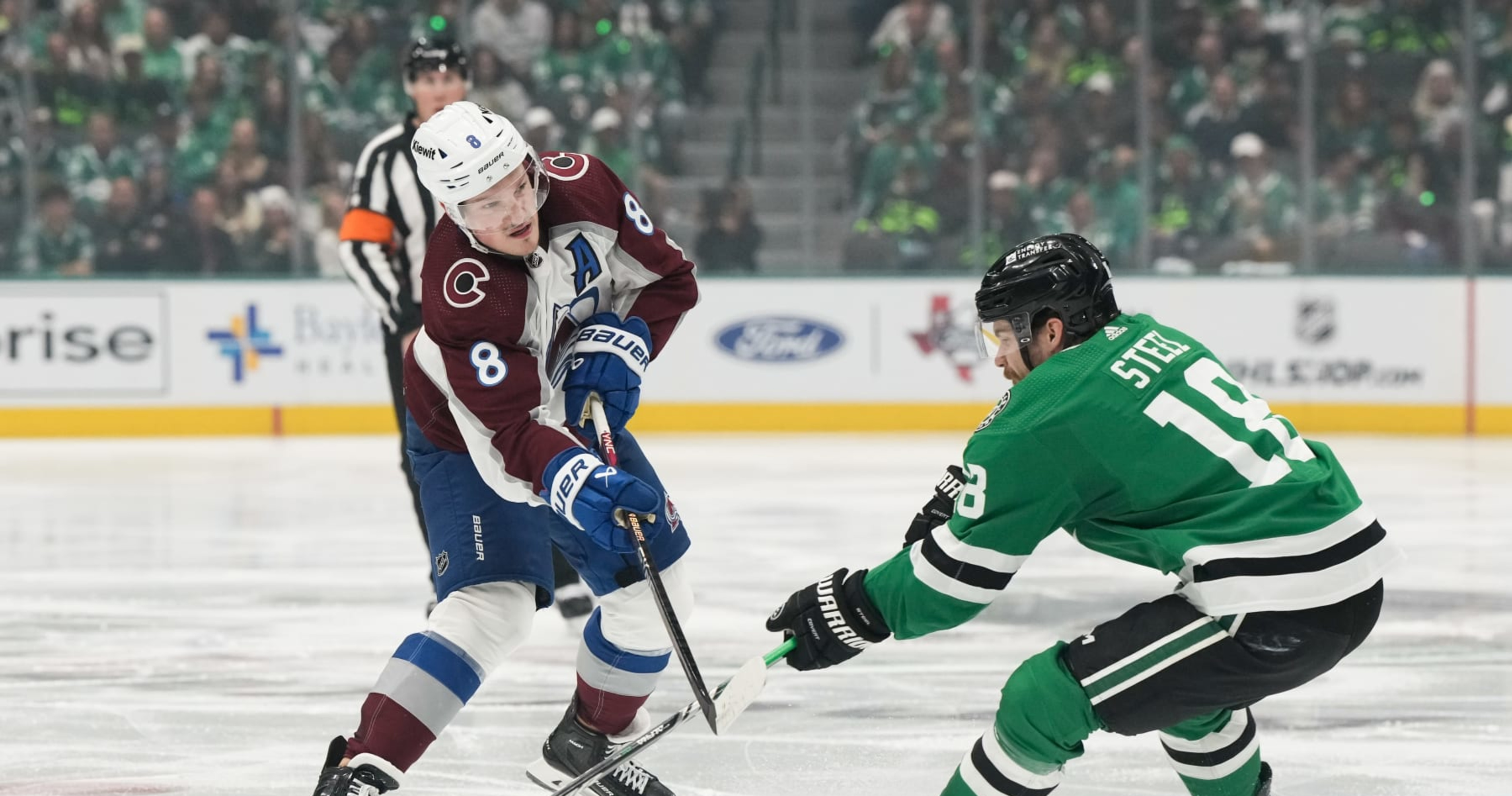 Avalanche Baffle NHL Fans in Game 2 Loss as Stars Shut Down MacKinnon, Makar