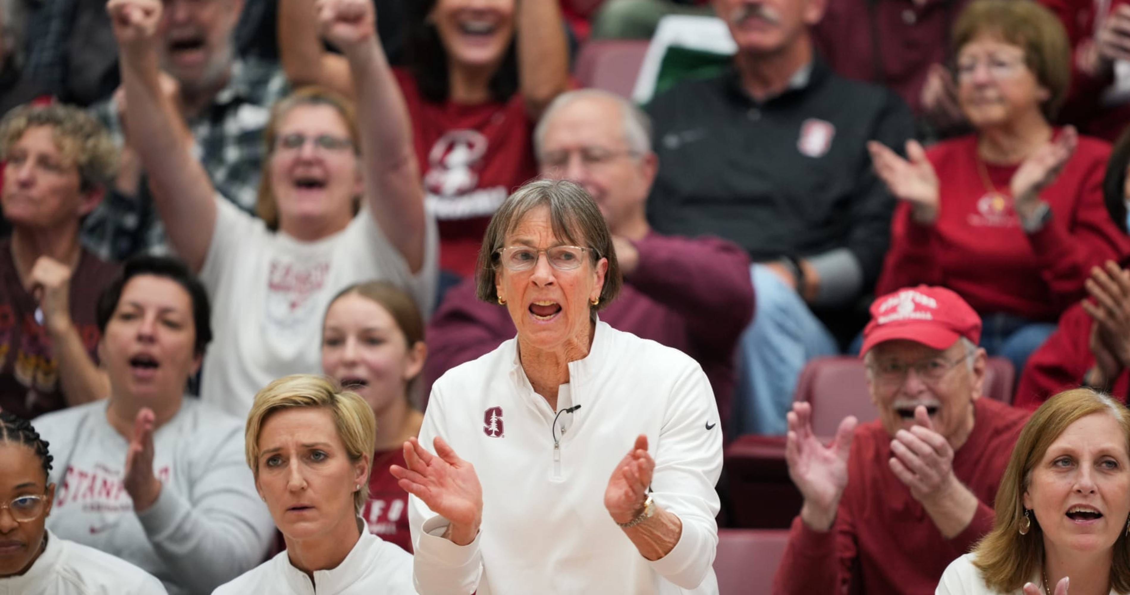 Stanford Names Basketball Court to Honor Tara VanDerveer After Retirement as WCBB HC