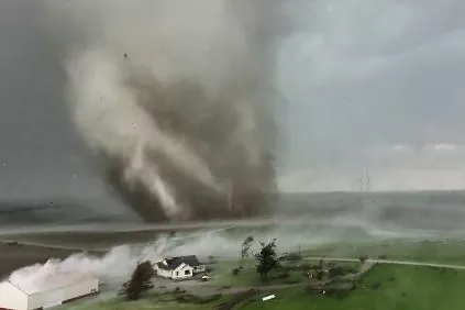 Un tornado deja varios muertos y heridos en Iowa