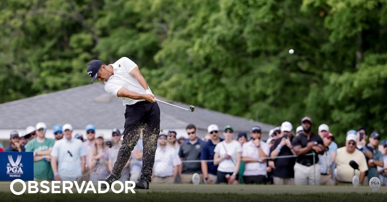 Xander Schauffele lidera PGA Championship, Tiger Woods falha o ‘cut’