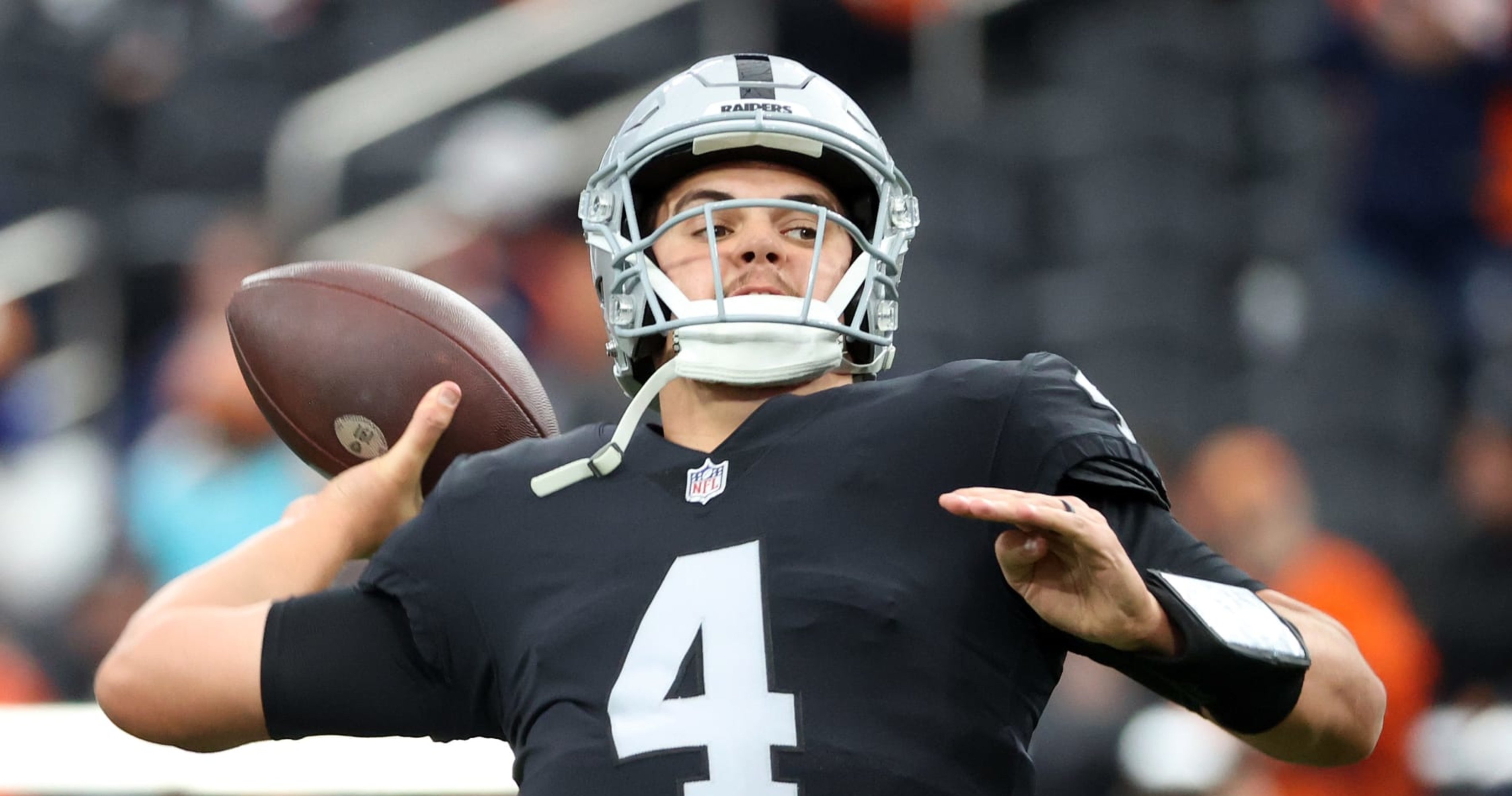 Raiders' Aidan O'Connell: 'It Felt Disrespectful' to Wear Derek Carr's No. 4 Jersey