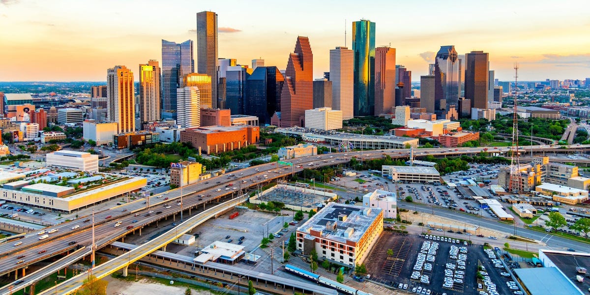 Texas' labor market is booming. Here are the 26 highest-paying jobs in the Lone Star State.