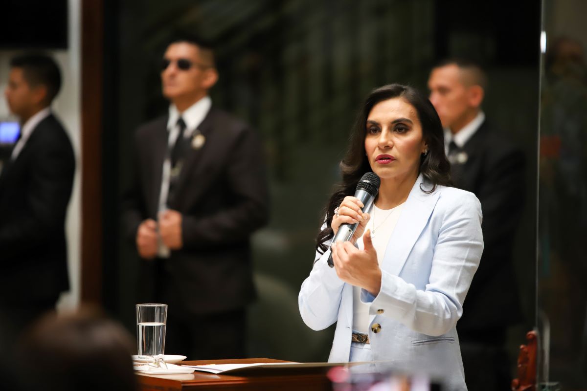 La Fiscalía de Ecuador anuncia que la vicepresidenta será procesada por presunto tráfico de influencias
