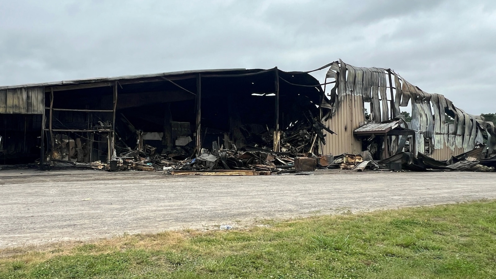 44 horses dead, 1 person injured in massive Ohio barn fire