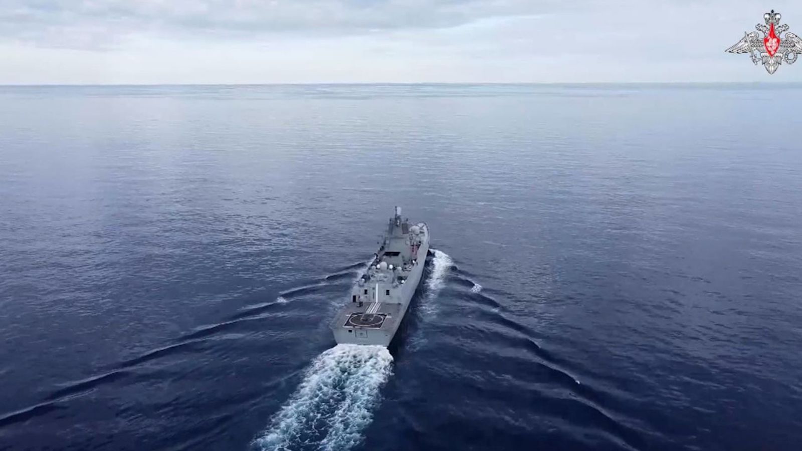 La fragata y el submarino de propulsión nuclear de Rusia que visitarán Cuba están practicando el uso de armas de alta precisión en el Atlántico