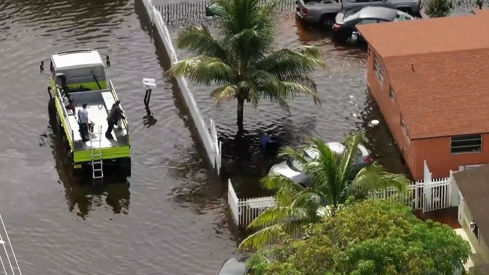 Florida deluge ending as 1st major heat wave moves cross-country next week