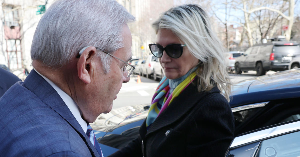 New Jersey Sen. Bob Menendez's strategy of blaming his wife in bribery trial may have pitfalls