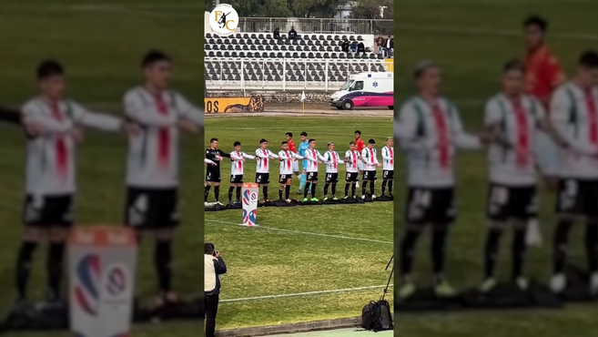 Los jugadores de Palestino salen con 'niños invisibles' al campo por la muerte de los niños en Gaza