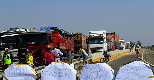 Truckers Blockade Roads in Bolivia, Demanding Fair Wages and Fuel Prices