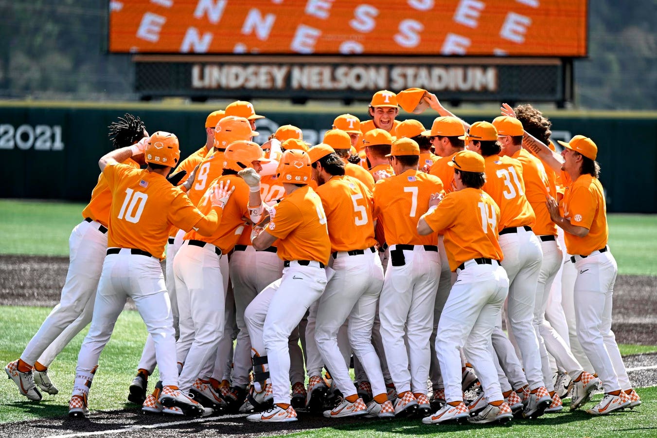 College World Series Odds And 2024 Super Regionals Baseball Matchups