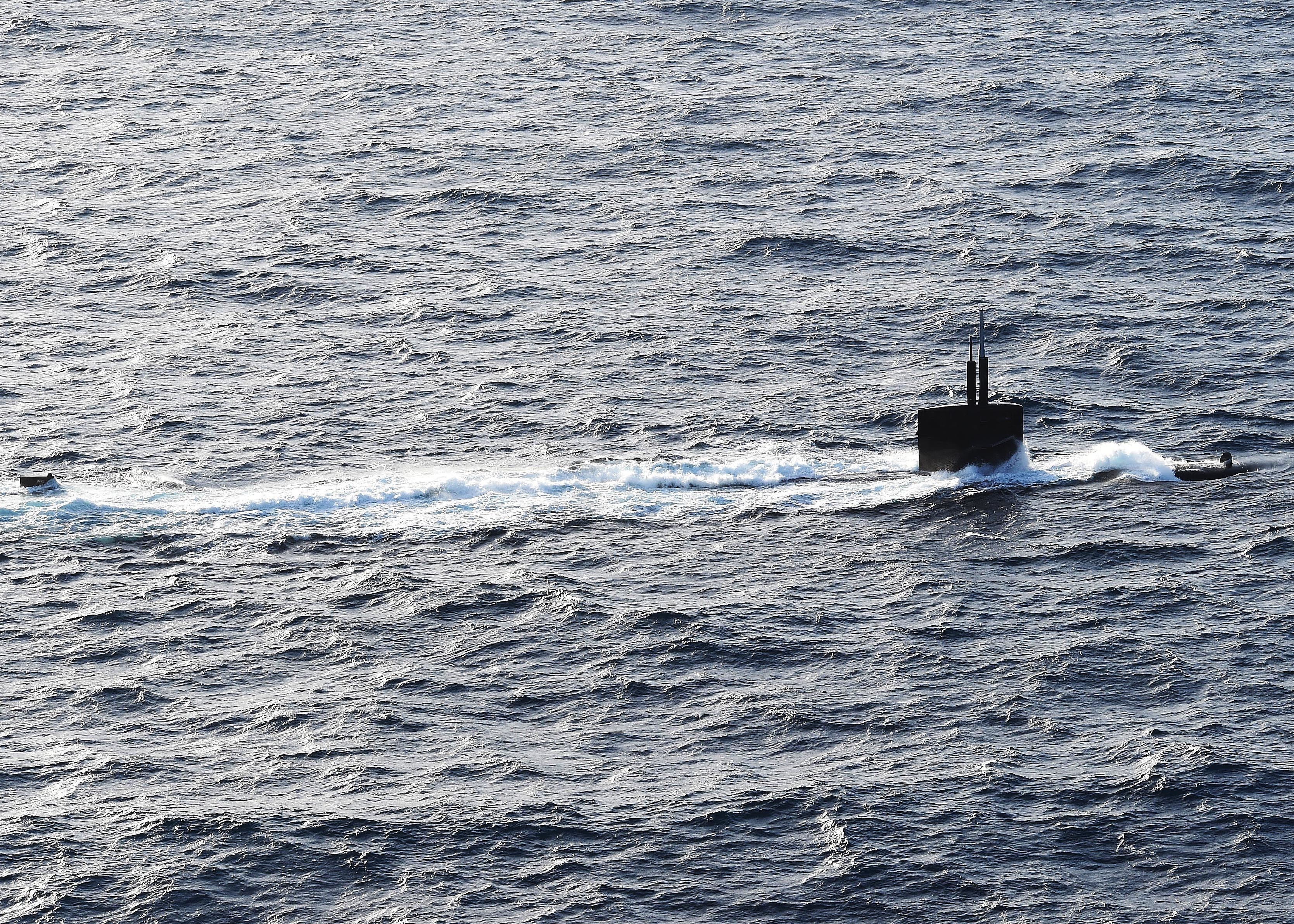 US Nuclear Attack Submarine Surfaces in Cuba Behind Russian Fleet